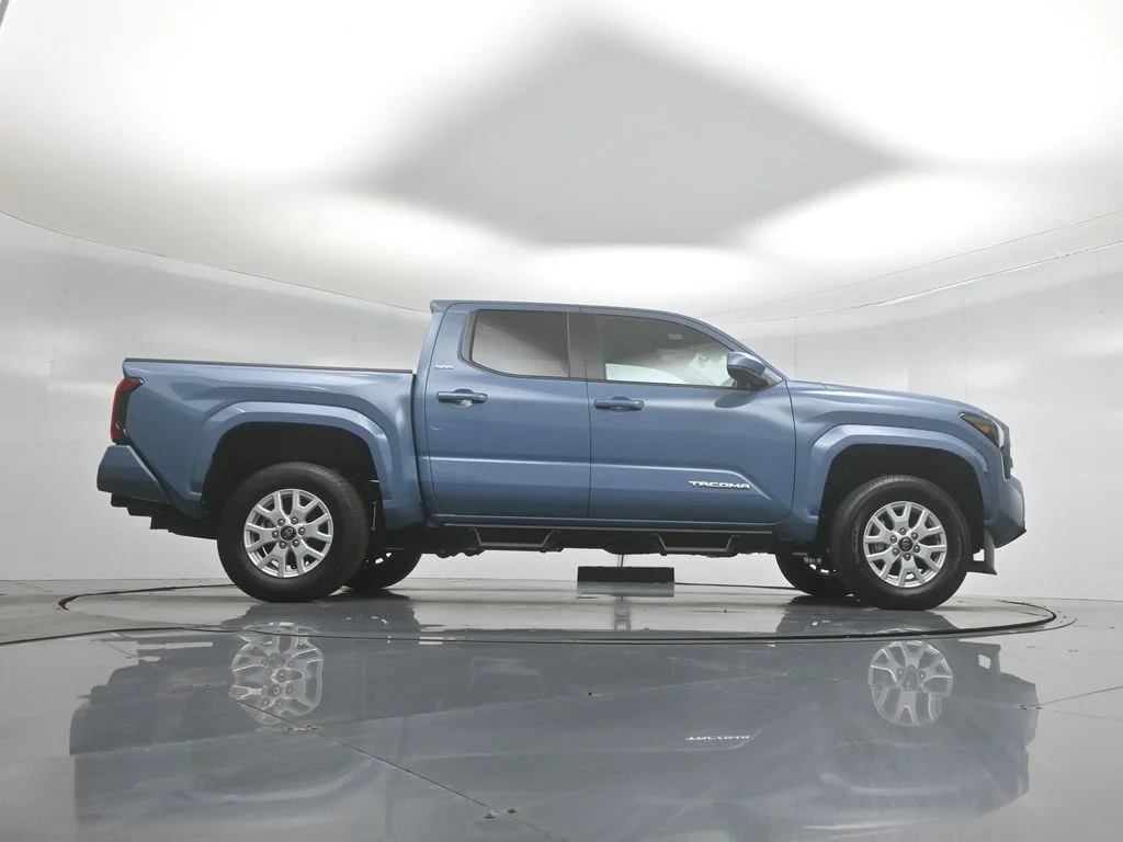 Used 2026 Blue Toyota SR5 image 43