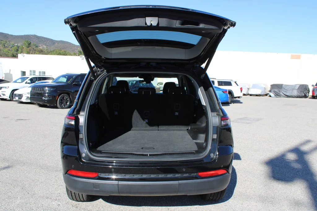 Used 2023 Black Jeep Limited image 11