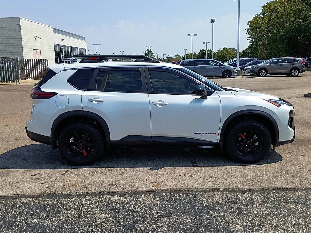 Used 2025 Everest White Pearl Nissan Rock Creek image 2