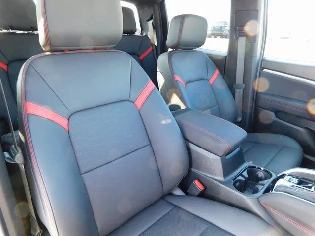 2025 Chevrolet Colorado Z71 - Photo 24