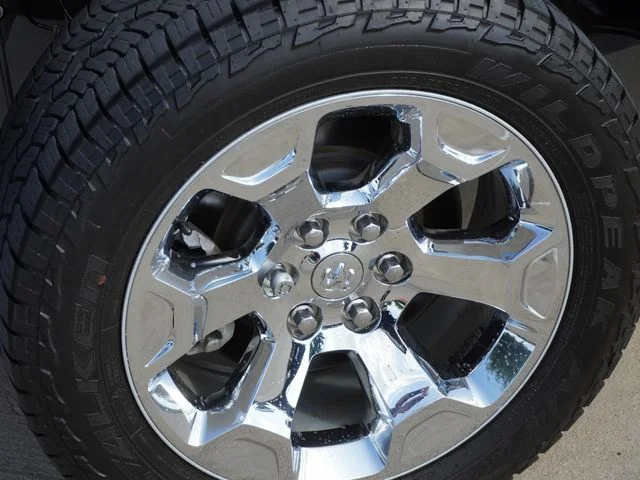Used 2025 White Ram Big Horn/Lone Star image 12
