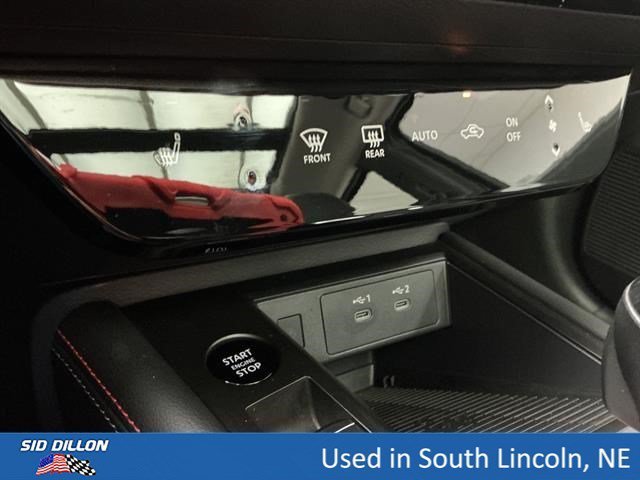 Used 2025 Super Black Nissan SR image 12