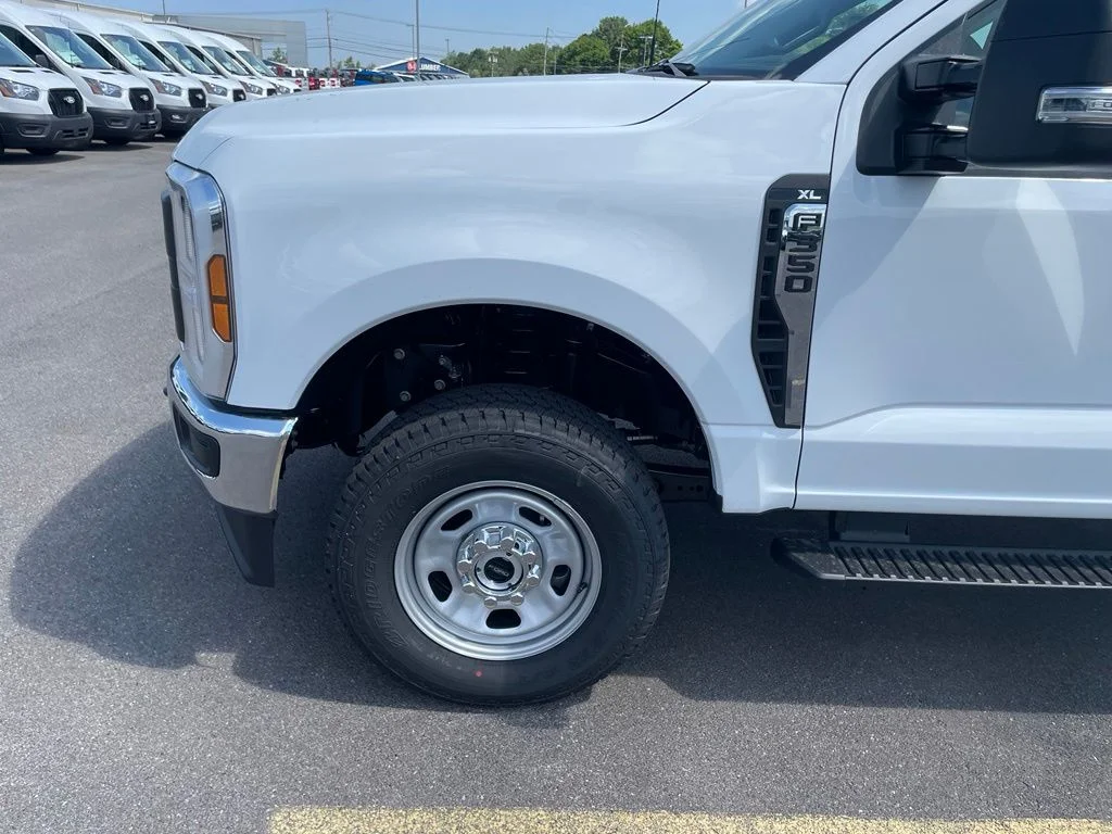 New 2026 Oxford White Ford F-350® XL image 9