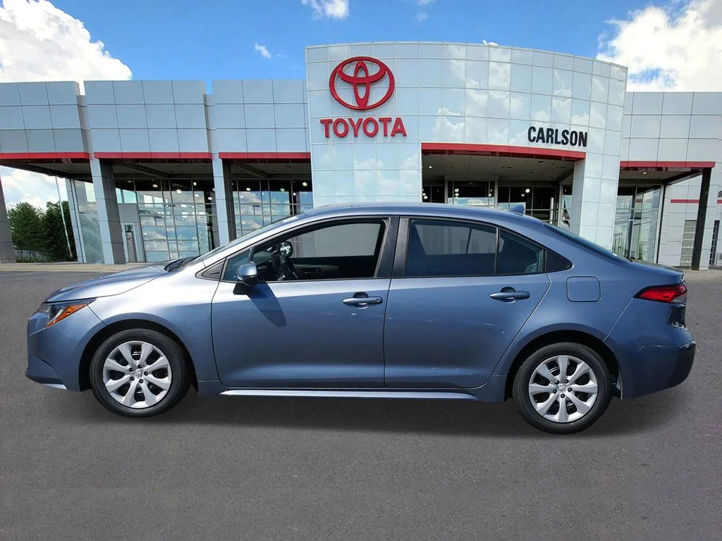 Used 2024  Toyota LE image 7