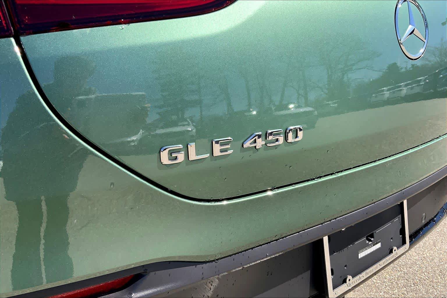 New 2026 MANUFAKTUR Ireland Mid Green Metallic Mercedes-Benz GLE 450 image 19