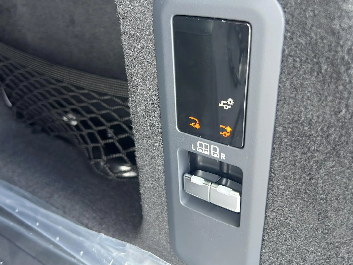 New 2026 Fuji White Land Rover Dynamic SE image 31