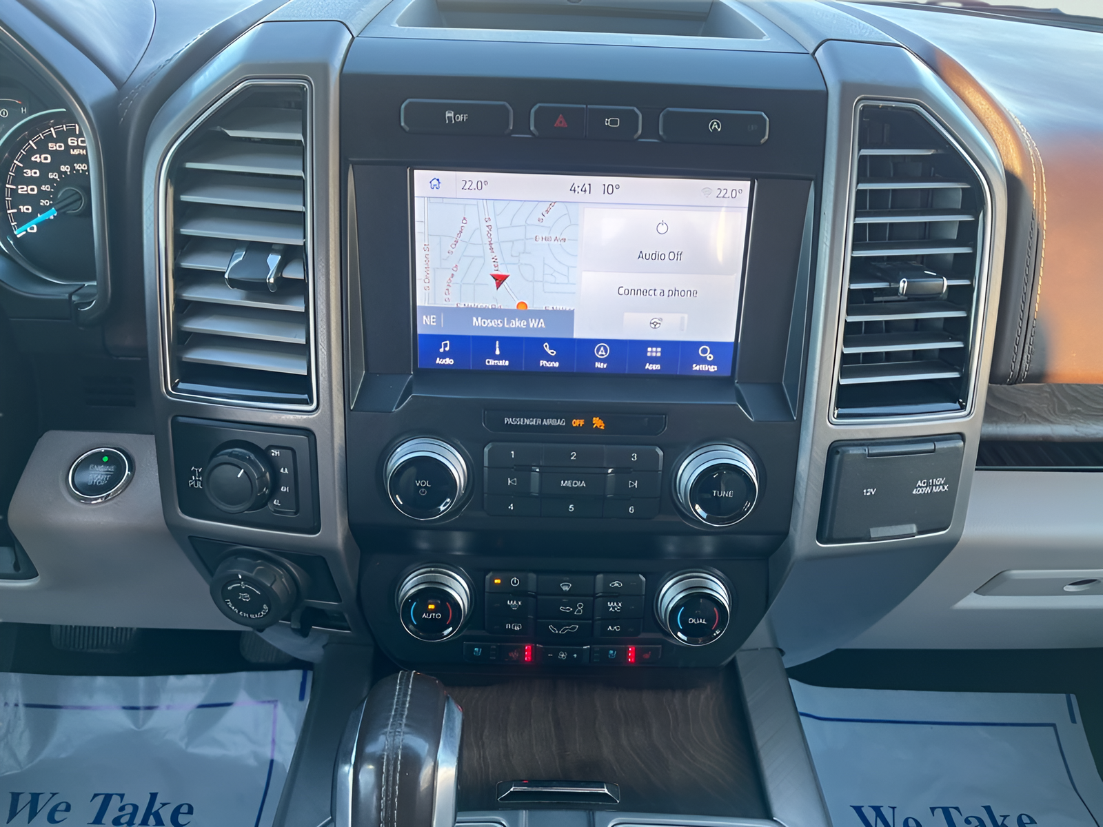 Used 2020 Black Ford Limited image 12