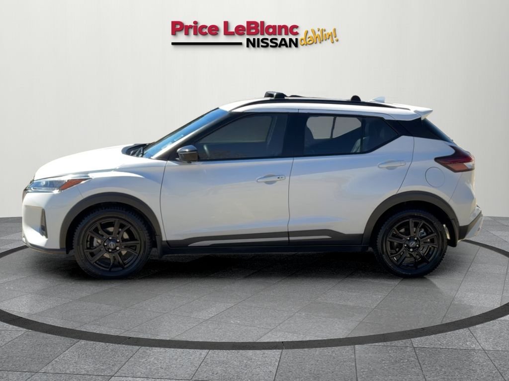 2023 Nissan Kicks SR photo 3