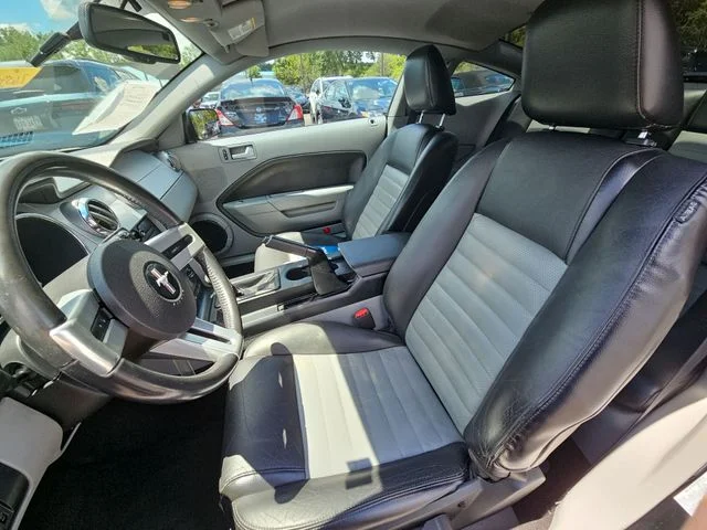 Used 2007 Black Ford GT Premium image 21
