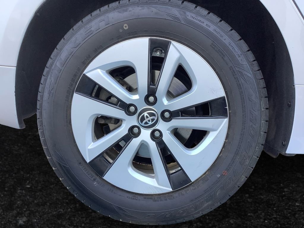 Used 2018 Silver Toyota Two Eco image 27