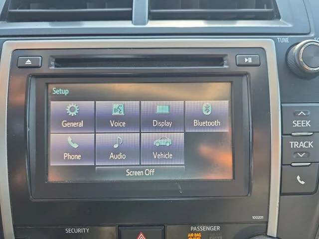 Used 2014 Silver Toyota SE image 21