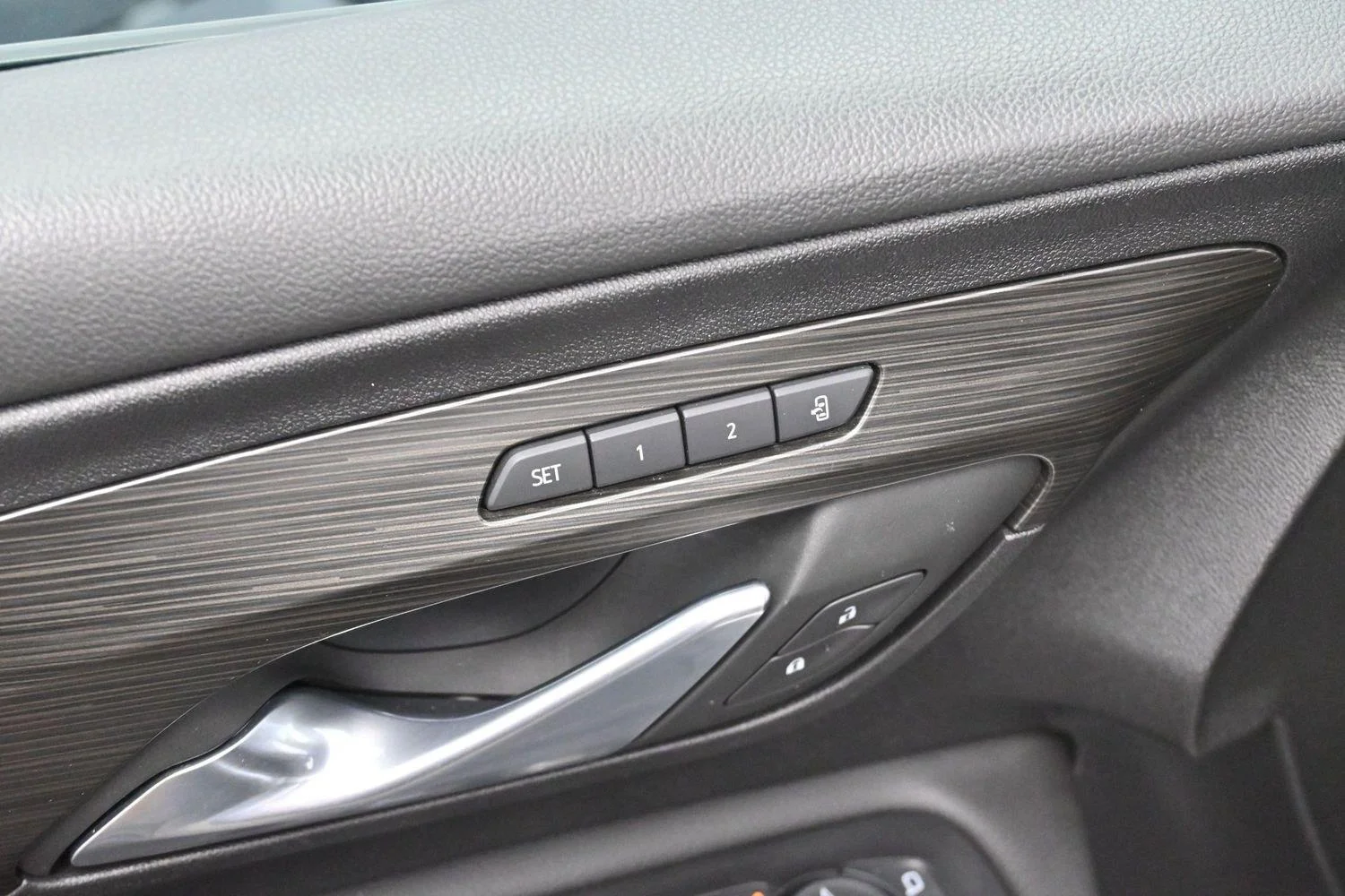 Used 2022 QUICKSILVER METALLIC GMC SLT image 10