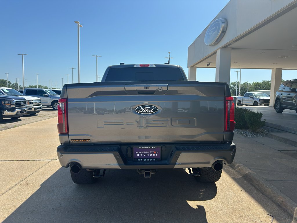 Used 2025  Ford Tremor image 14