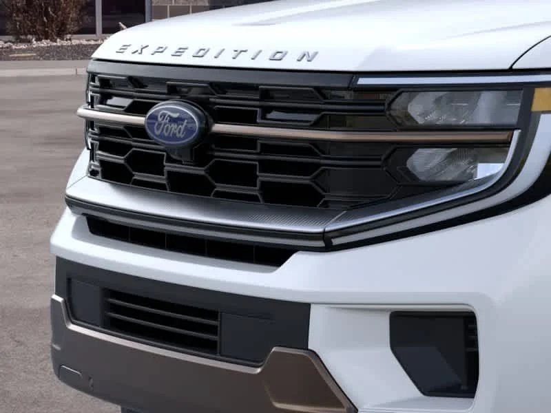 New 2026 Star White Metallic Tri-Coat Ford King Ranch® image 17