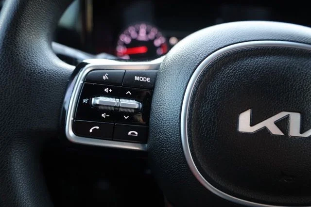 Used 2023 White Kia LX image 27