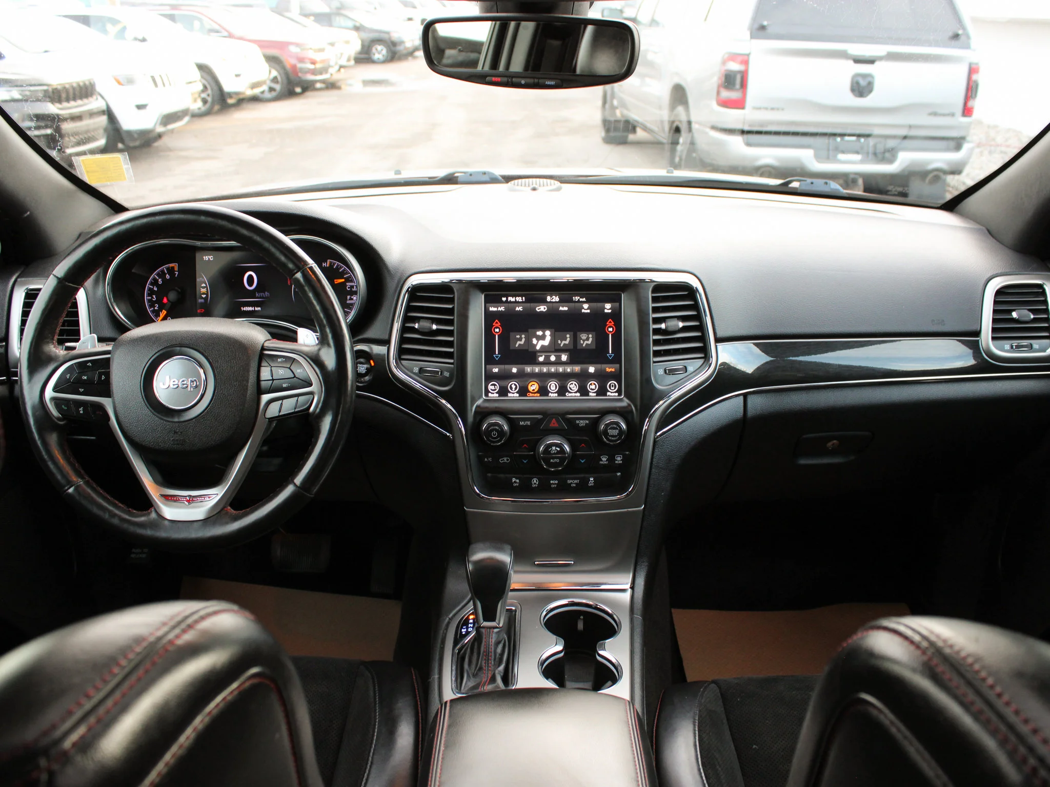 Used 2018 Red Jeep Trailhawk * V6 | Winter Tires | Heated/Vented Seats | Apple CarPlay | Navigation image 4