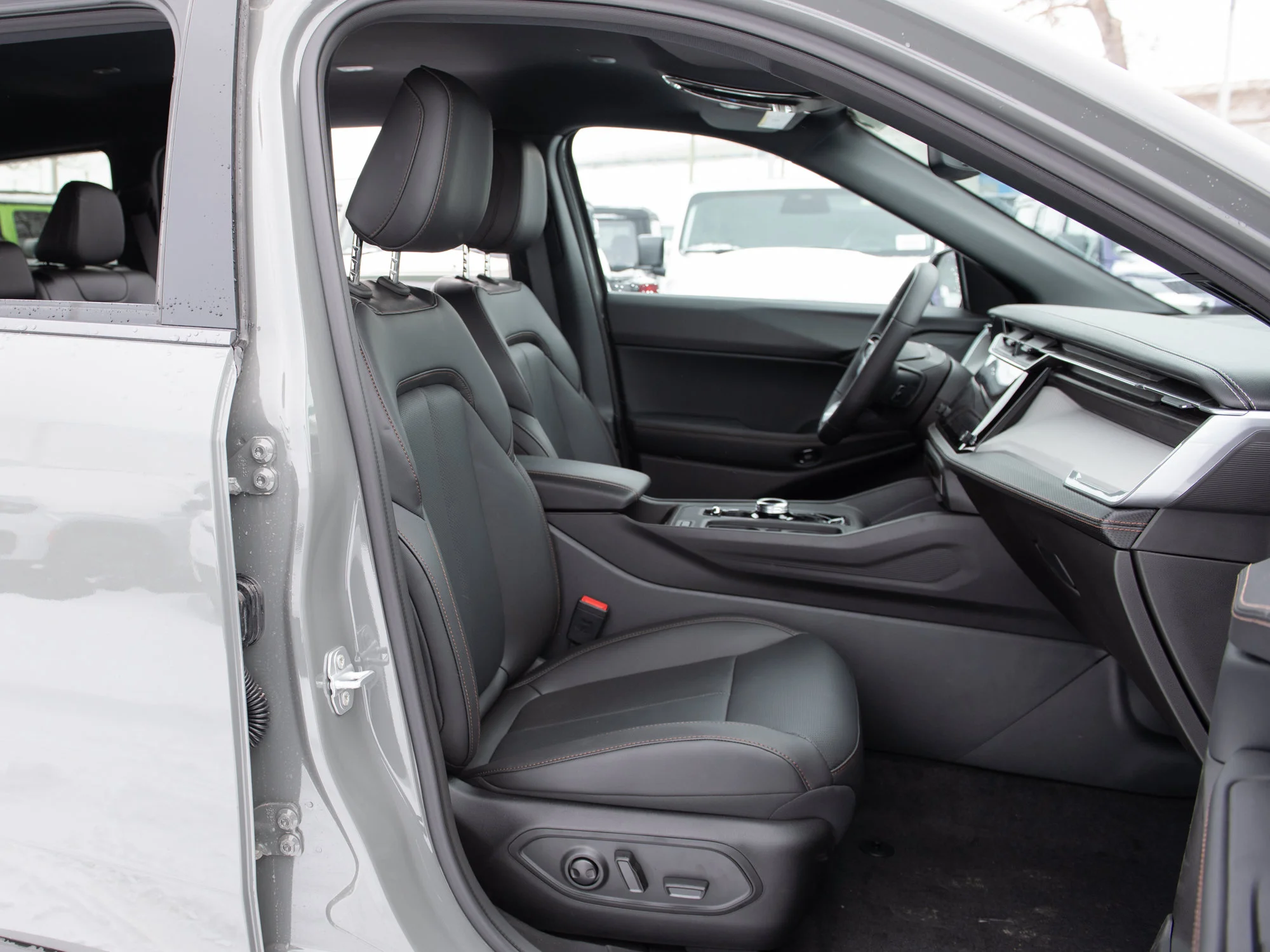 New 2026 Grey Jeep Limited * Hybrid image 24