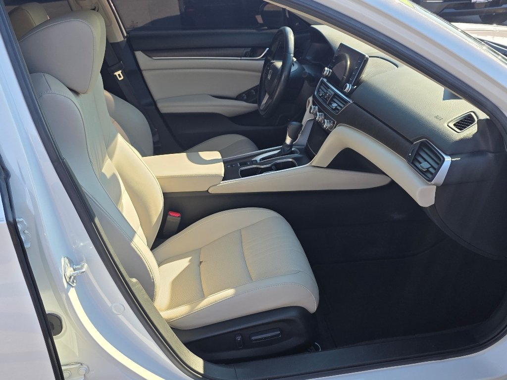 Certified Used 2021 White Honda EX-L image 22