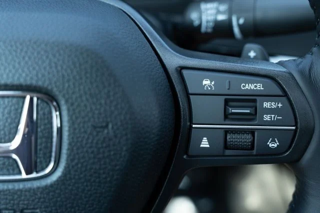 Used 2025 White Honda EX-L image 22