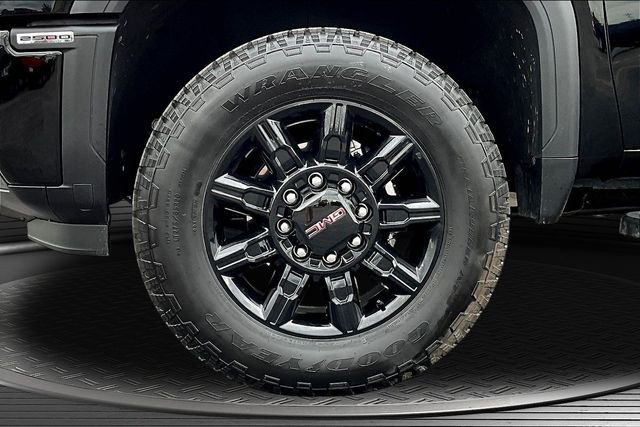 Used 2024 Black GMC AT4 image 35