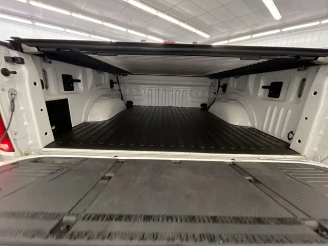 Used 2022 Star White Ford Platinum image 24