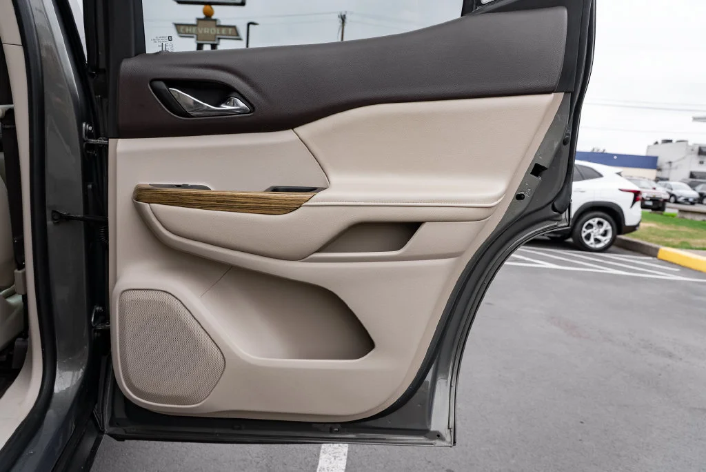 Used 2017 MINERAL METALLIC GMC Denali image 31