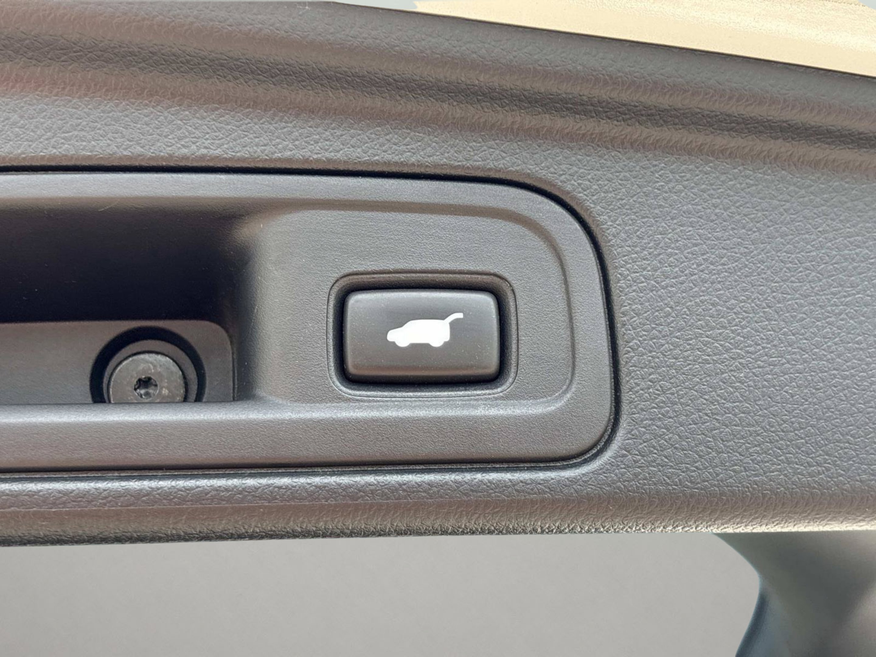 Used 2020 Platinum White Honda Touring image 9