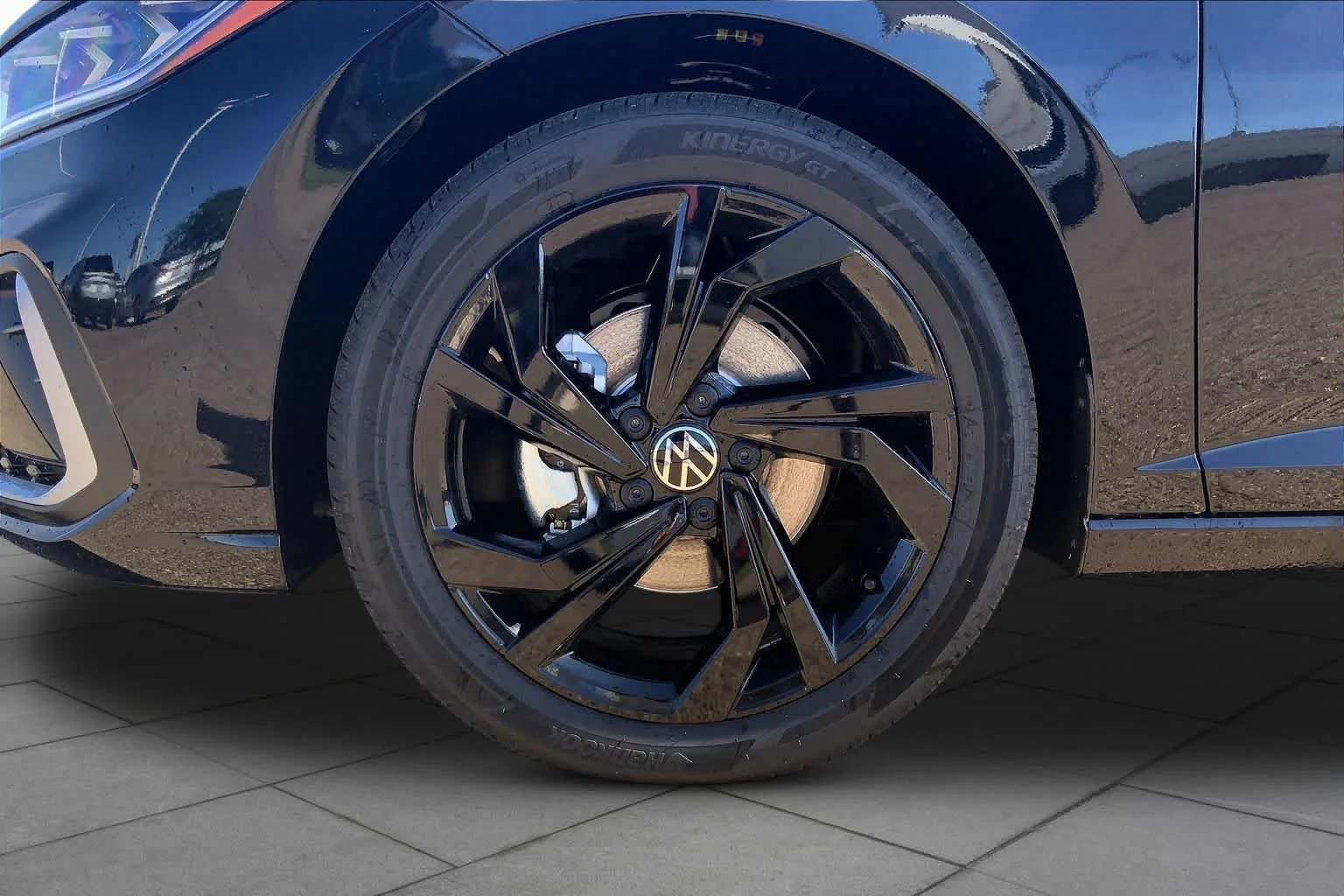 New 2026 Deep Black Pearl Volkswagen SE image 12