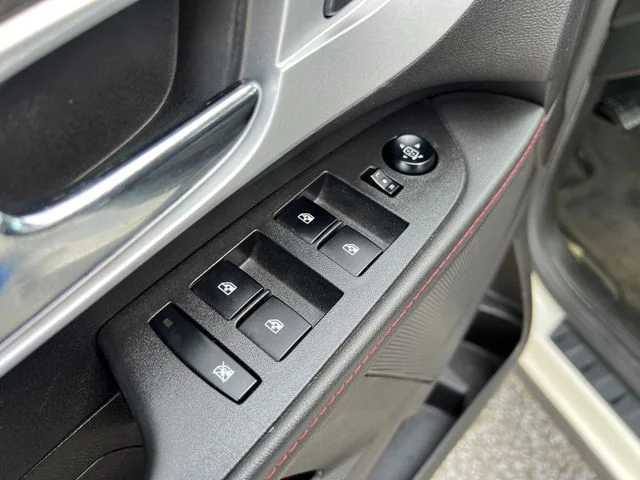 Used 2013 White Chevrolet LT image 14