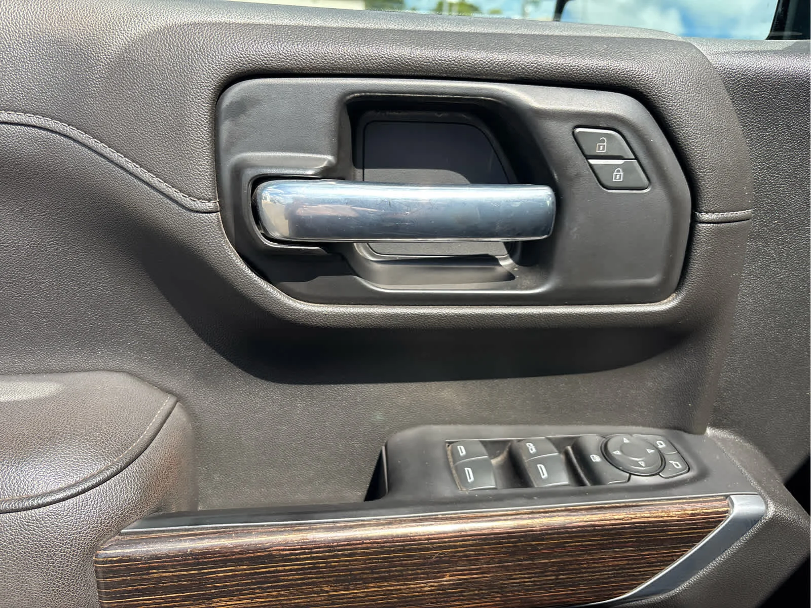 Used 2021 DARK SKY METALLIC GMC Elevation image 8
