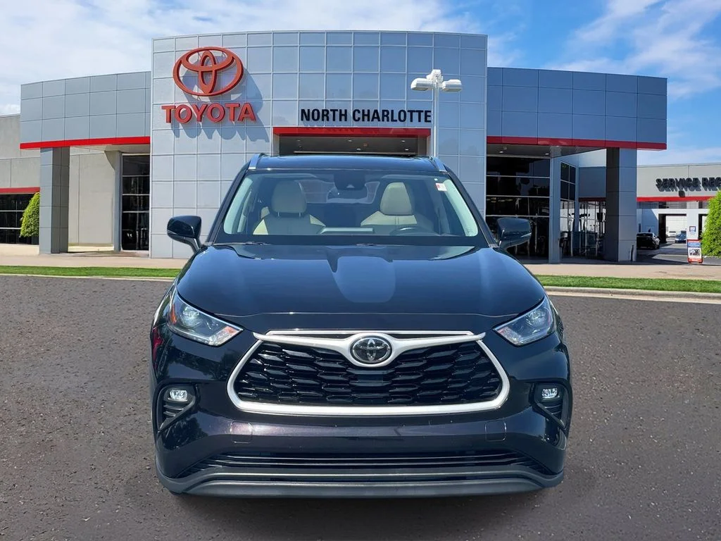Used 2021 Brown Toyota XLE image 2