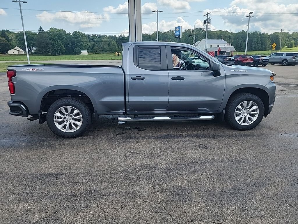 Used 2021 Gray Chevrolet Custom image 8