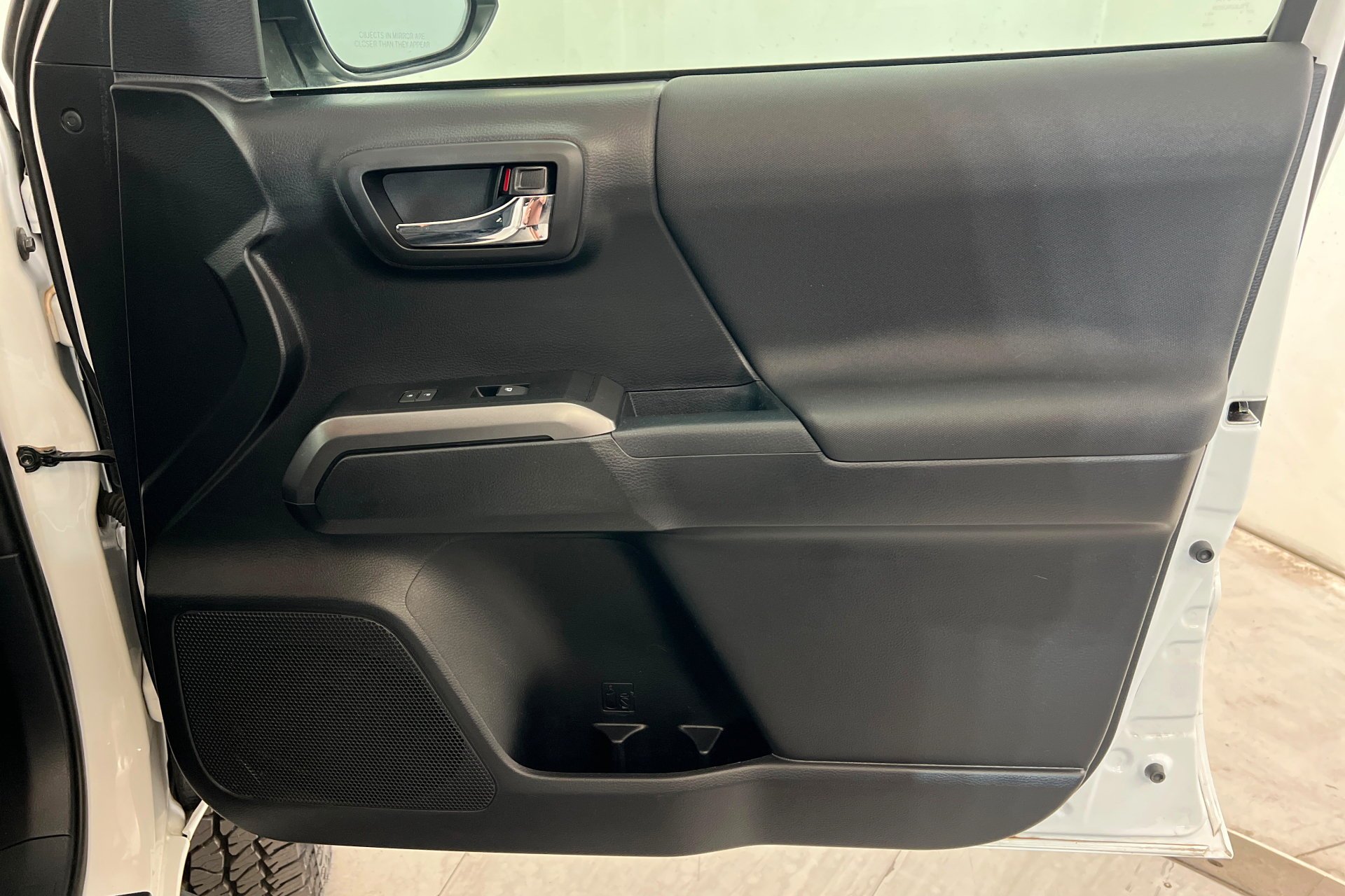 Used 2019 SUPER WHITE Toyota TRD Off-Road image 23