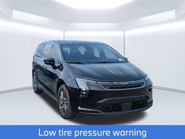 New 2027 Diamond Black Crystal Pearl-Coat Exterior Paint Chrysler Limited image 9