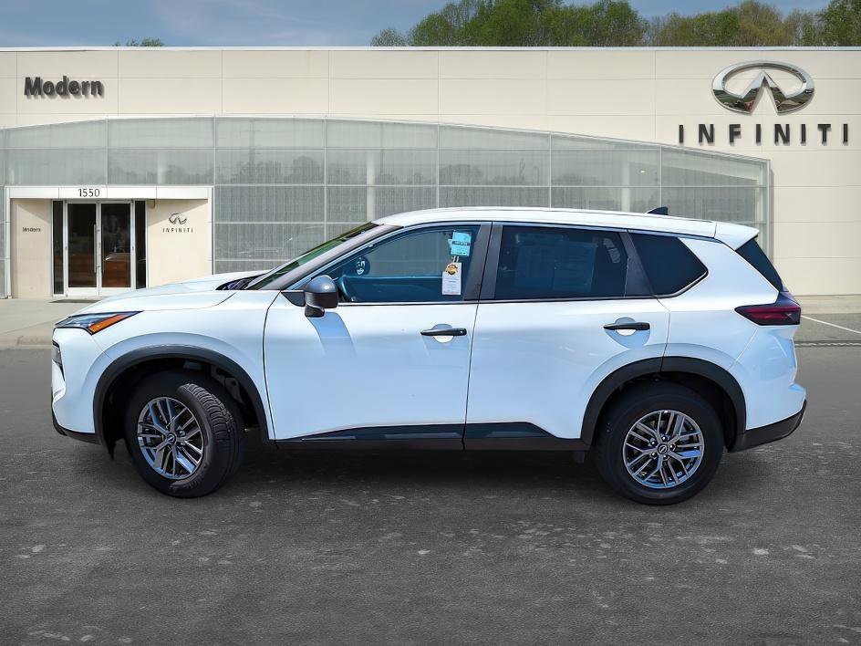Used 2024 Glacier White Nissan S image 6
