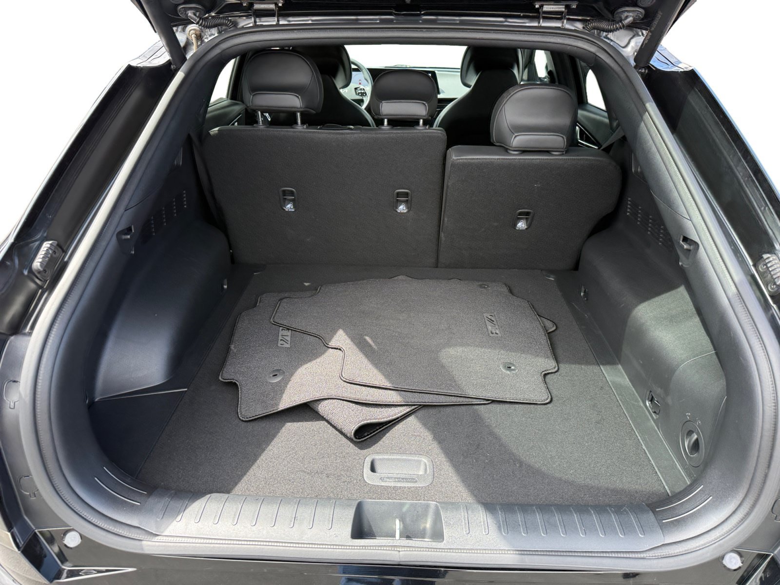 Used 2023 Aurora Black Kia GT-Line image 17