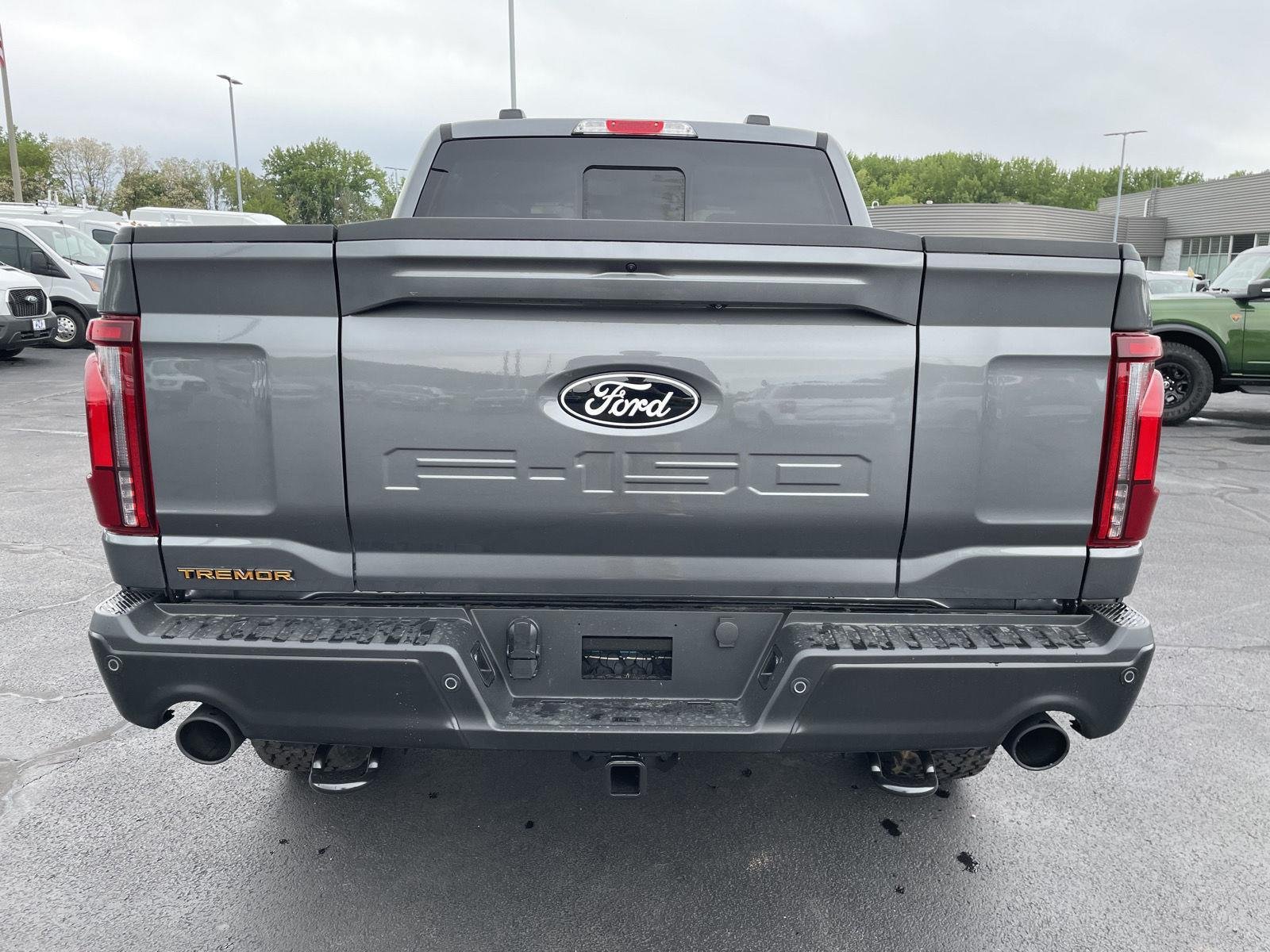 New 2026 Carbonized Gray Metallic Ford Tremor® image 4