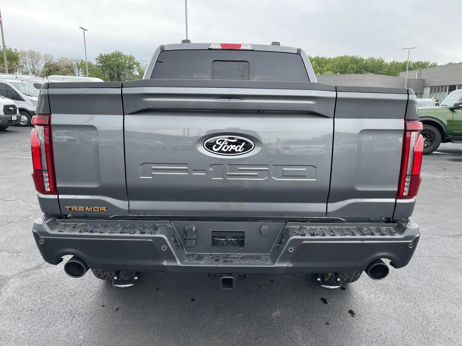 New 2026 Carbonized Gray Metallic Ford Tremor image 4
