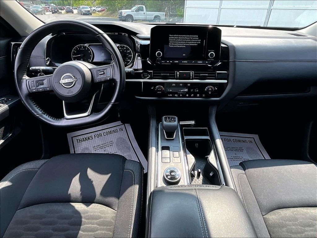 Used 2025 Glacier White Nissan SV image 22