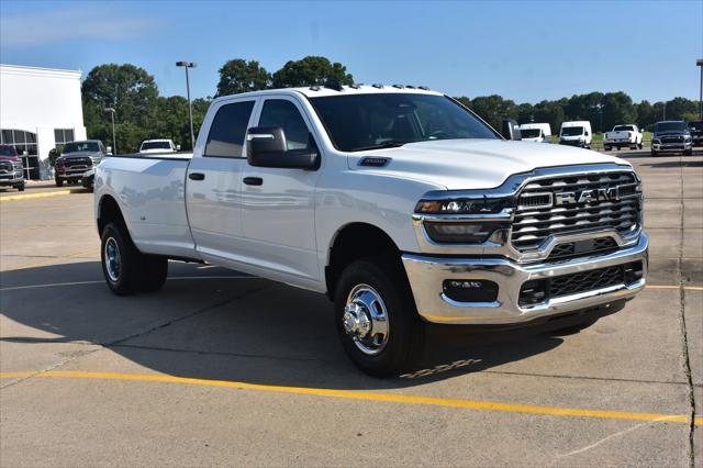 New 2026 Bright White Clear-Coat Exterior Paint RAM TRADESMAN image 3