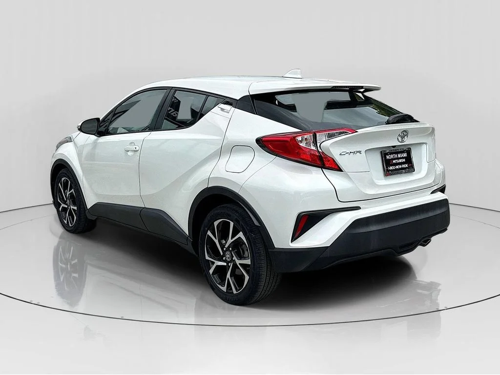 Used 2021 White Toyota XLE image 5