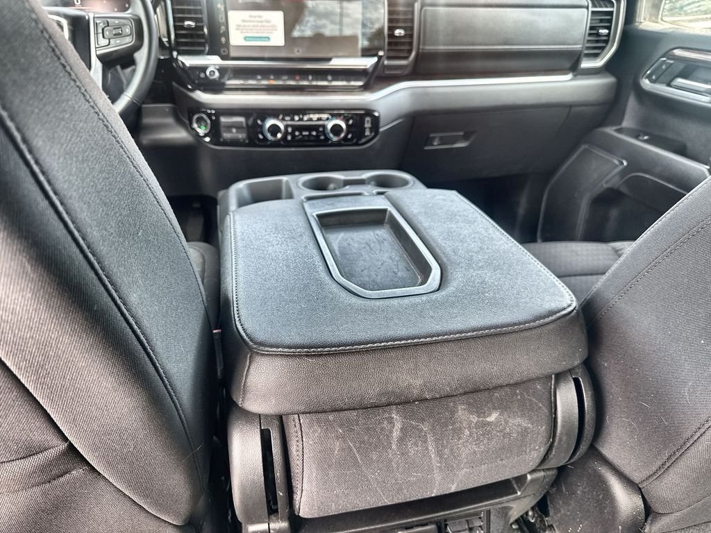 Used 2024 White GMC Elevation image 21