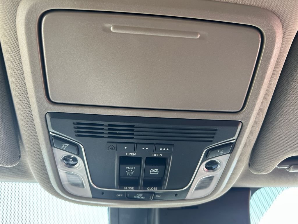 Used 2019 White Honda RTL-E image 29