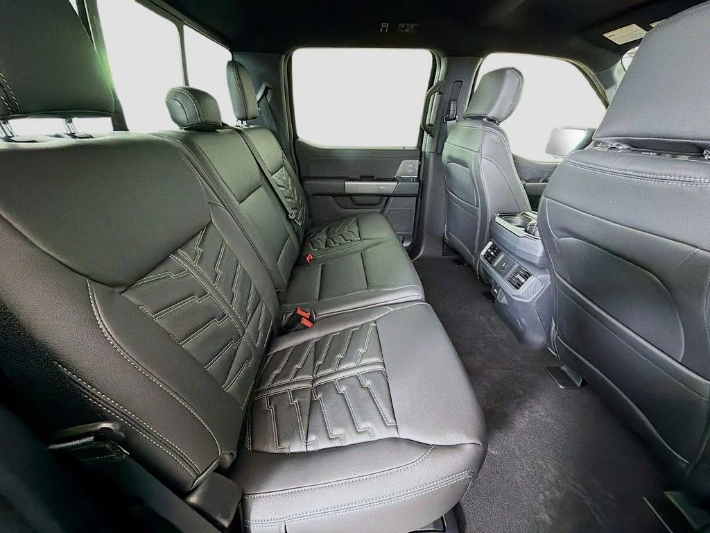 New 2025 Agate Black Metallic Ford XLT image 25