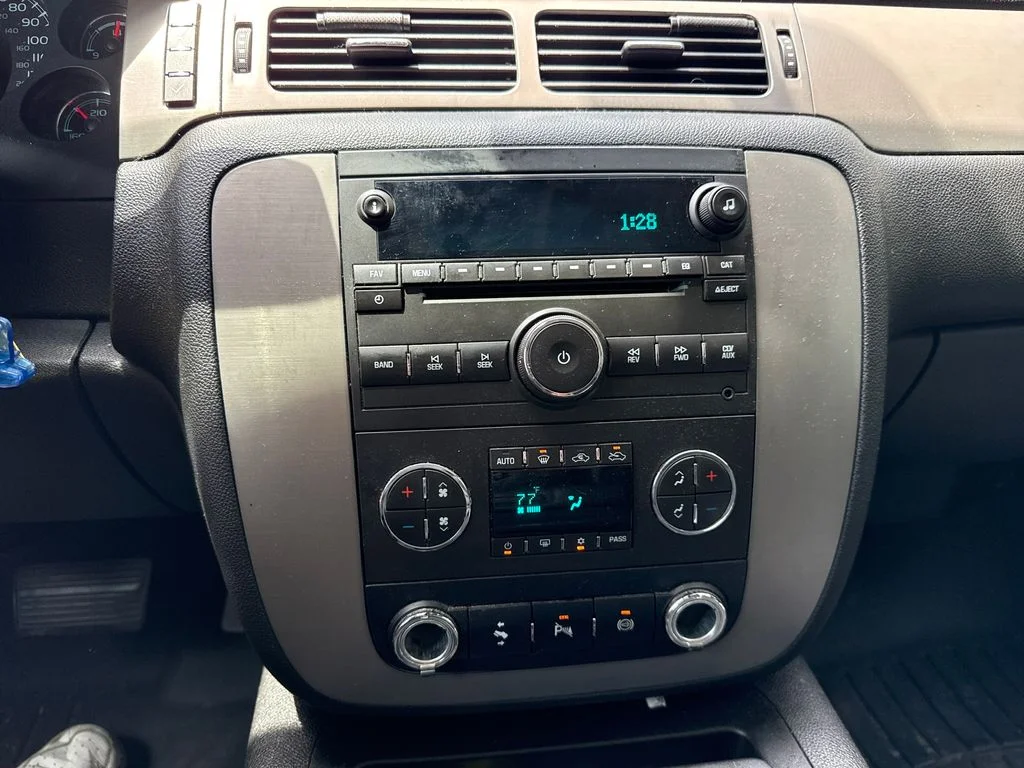 Used 2012 White Chevrolet LTZ image 17