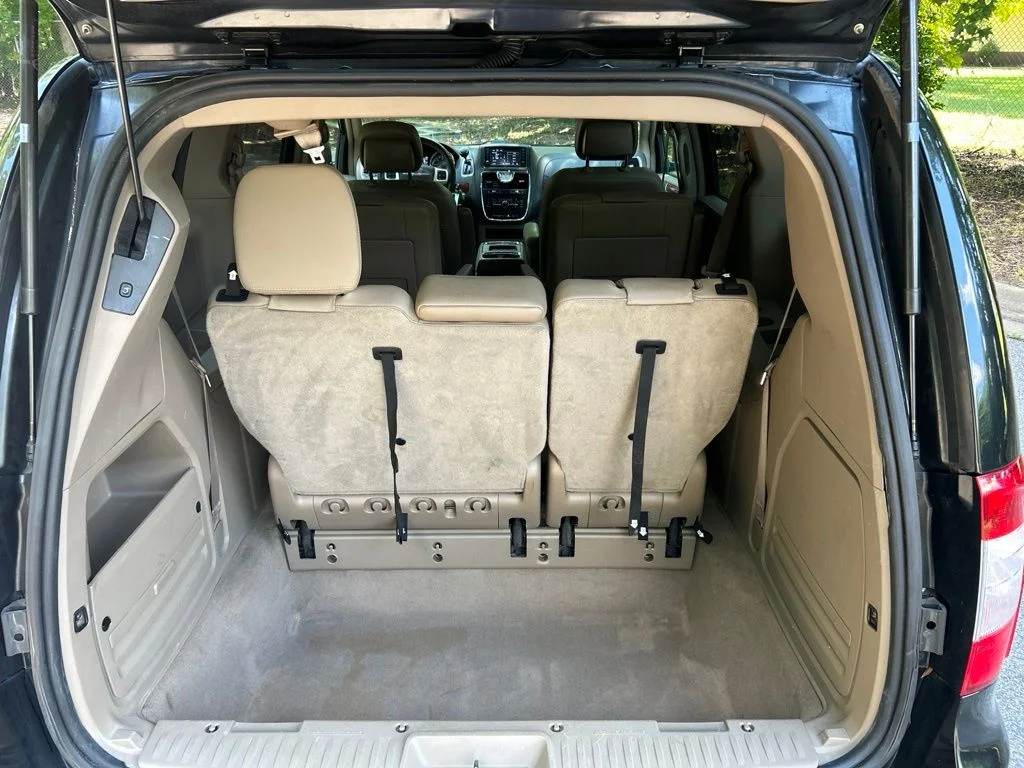Used 2015 Black Chrysler Touring image 28