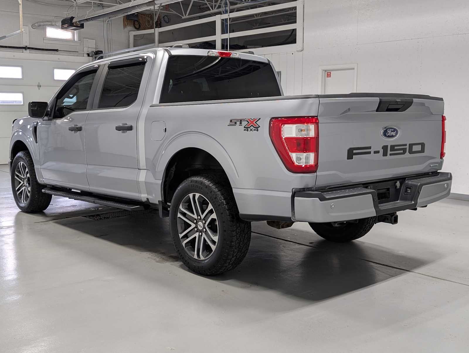 Used 2023 Iconic Silver Metallic Ford XL image 11