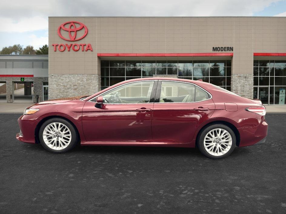 Used 2018 Ruby Flare Pearl Toyota XLE image 4