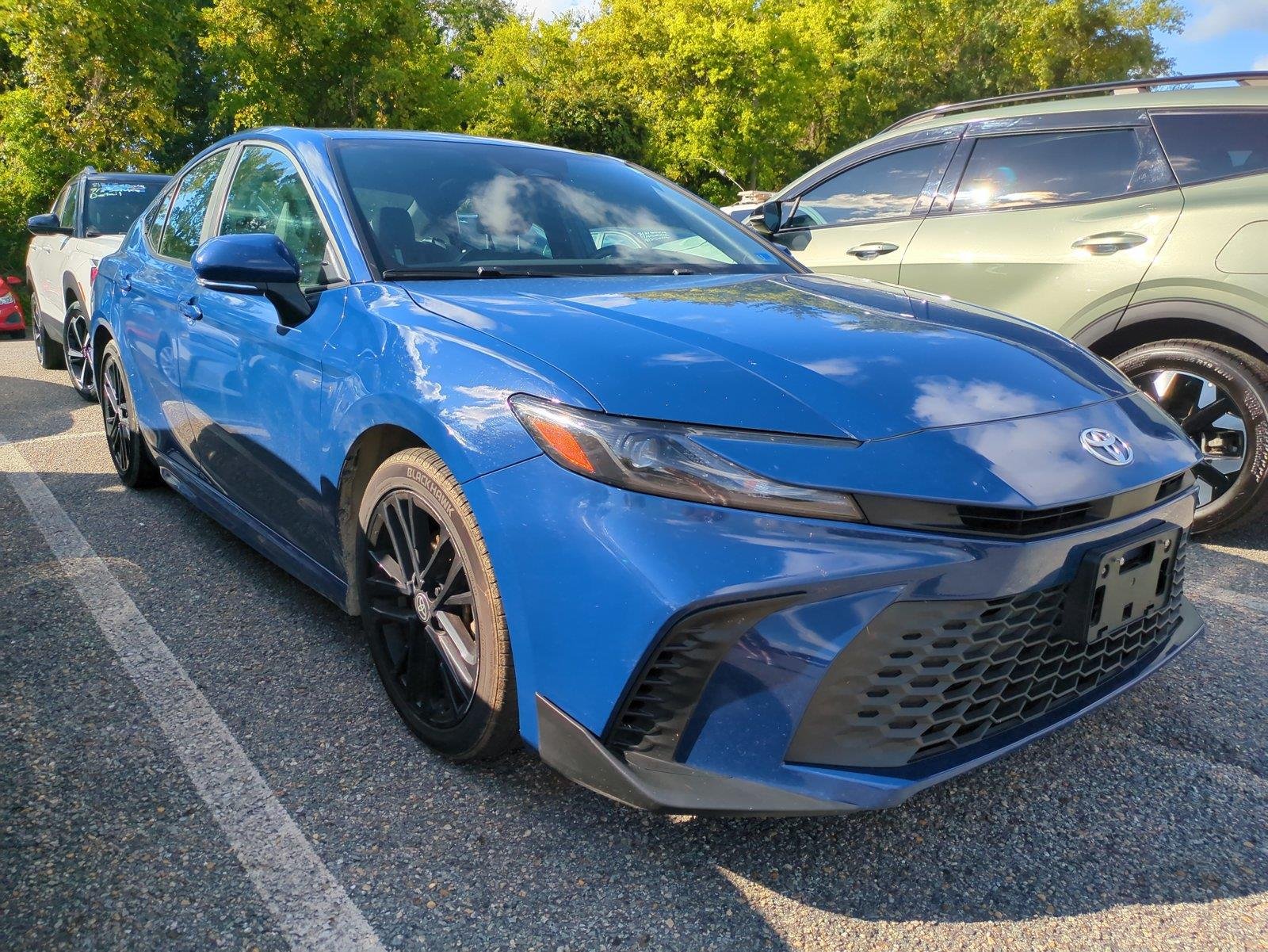 Used 2025  TOYOTA  image 1