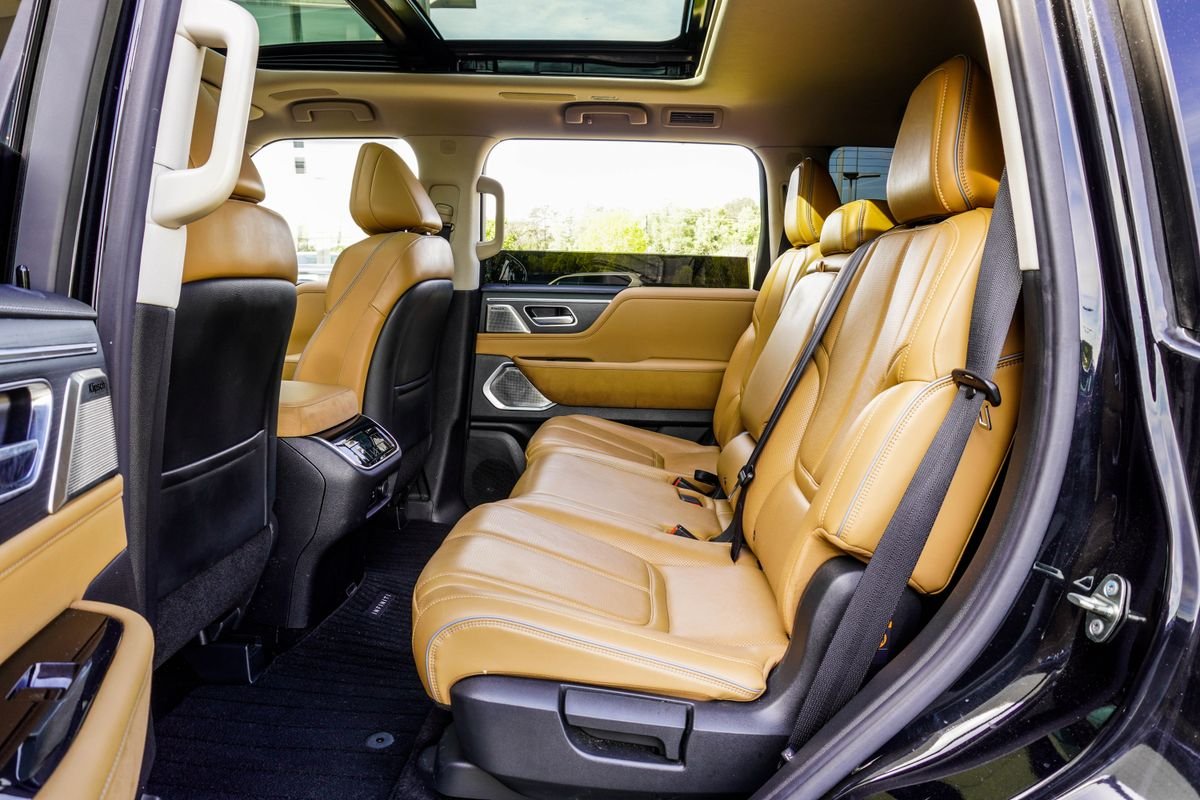 Used 2025 Black INFINITI SENSORY image 40